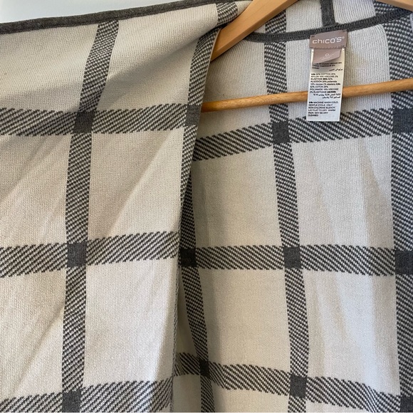 Chico's Gray and White Plaid Cardigan Size 0 - Picture 4 of 8